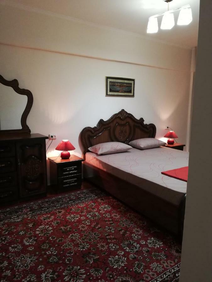 3Br Chorsu Apartamento Tashkent Exterior foto